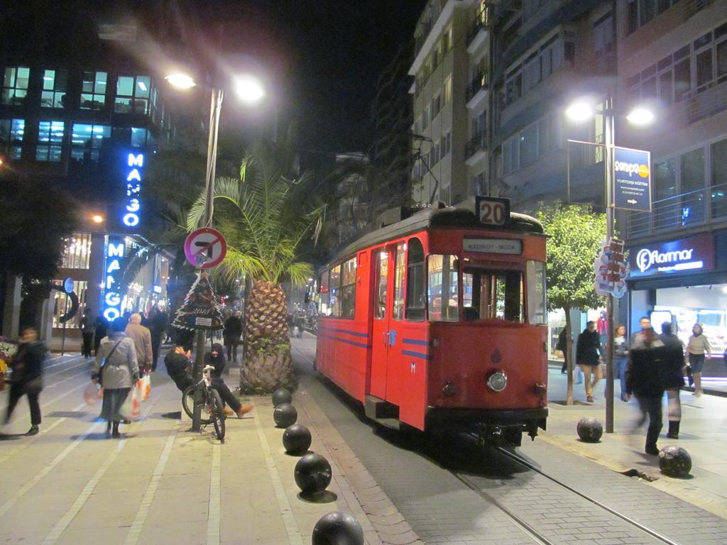 Juliet Rooms & Kitchen Istanbul Bagian luar foto